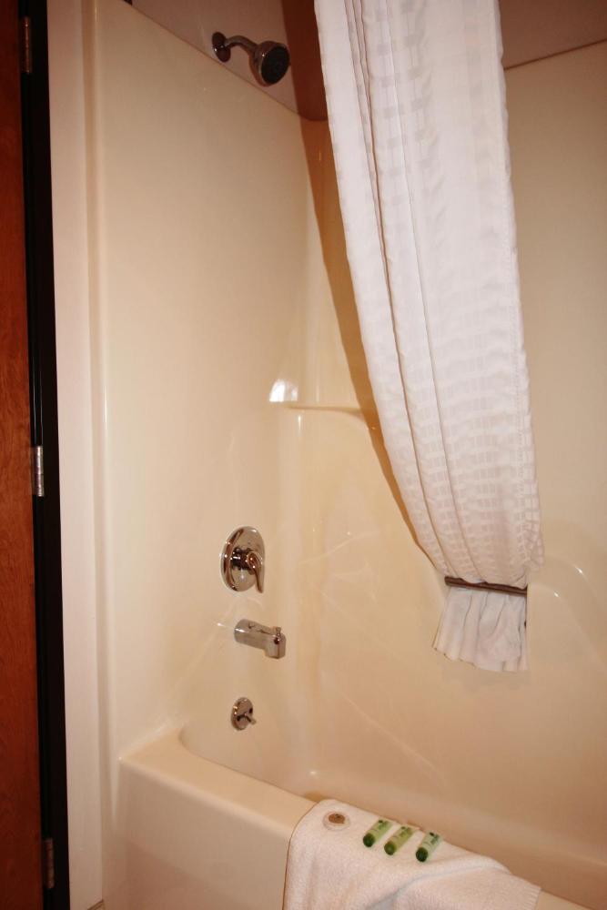 Deluxe King Room interior